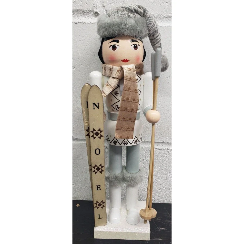 Wooden Christmas Nutcracker,14